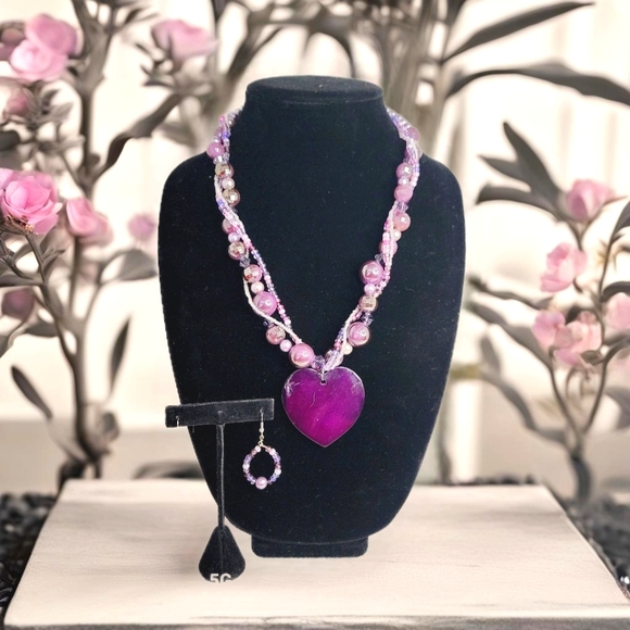 Sophisticated Mother Of Pearl Shell Heart Multistrand Purple Beaded Necklace Set - Picture 1 of 11